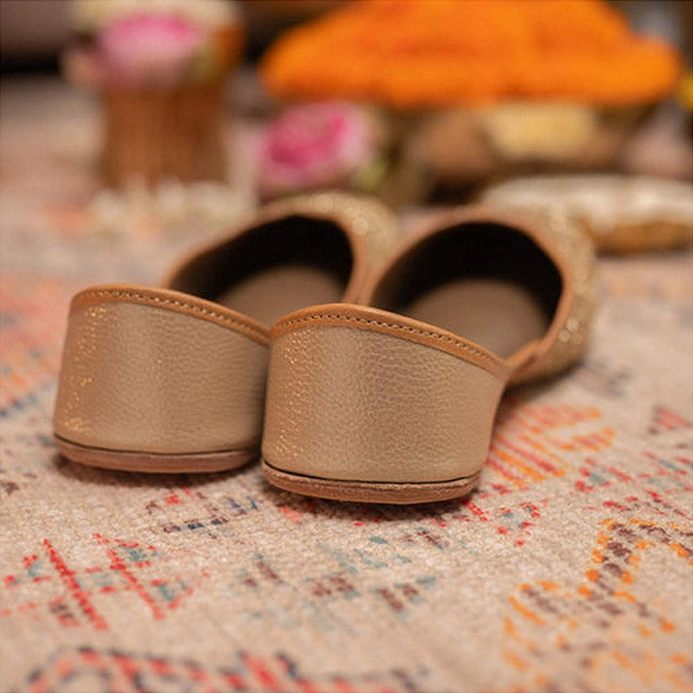 Coral Haze Women Beige Damak Juttis