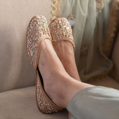 Coral Haze Gulzar Women Beige Juttis