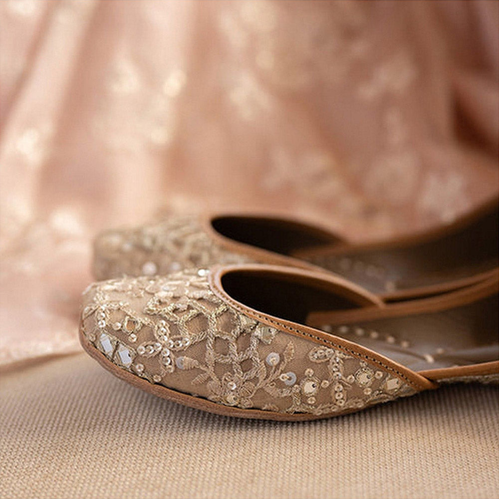 Coral Haze Nazuk Beige Juttis