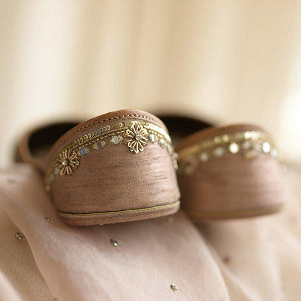 Coral Haze Noor Gold Juttis
