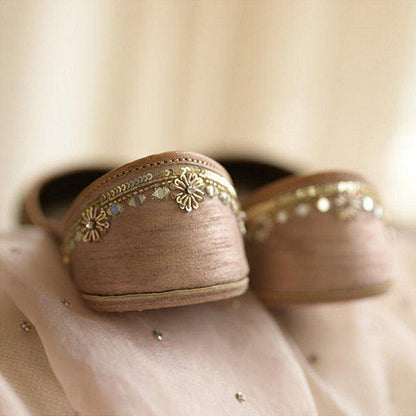 Coral Haze Noor Gold Juttis