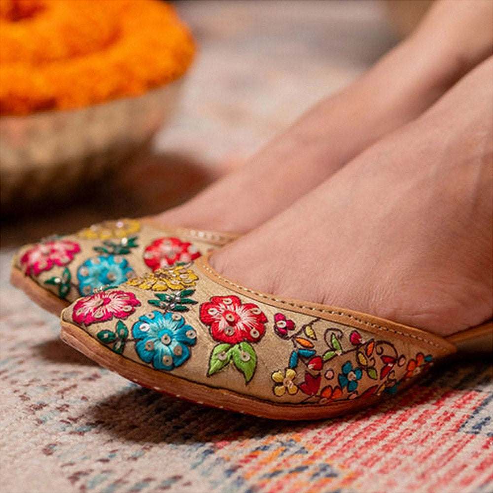 Coral Haze Phulwari Pink Juttis