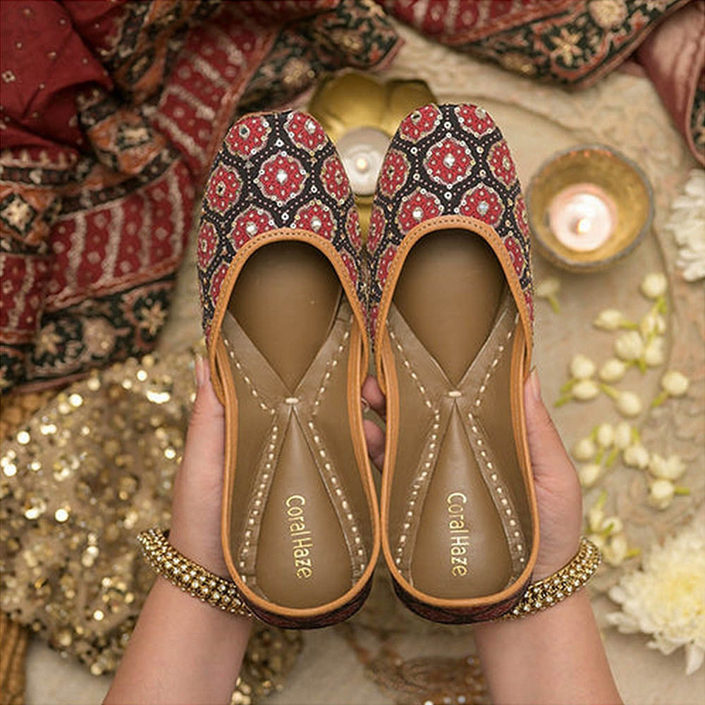 Coral Haze Ruhana Maroon Juttis