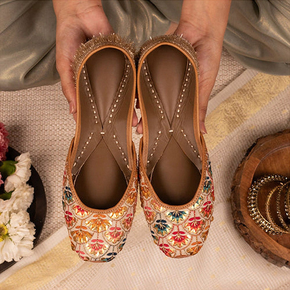 Coral Haze Zavia Multi-Color Juttis