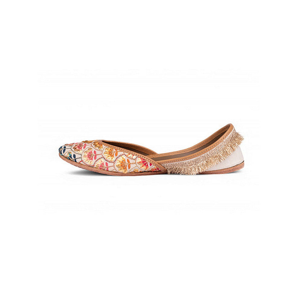 Coral Haze Zavia Multi-Color Juttis