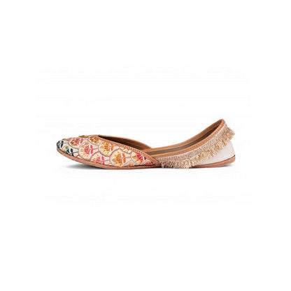 Coral Haze Zavia Multi-Color Juttis