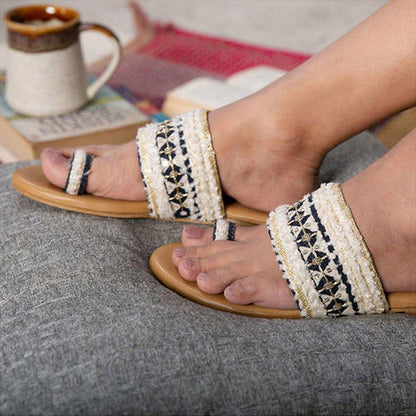 Coral Haze Ismaya Women White Kolhapuris