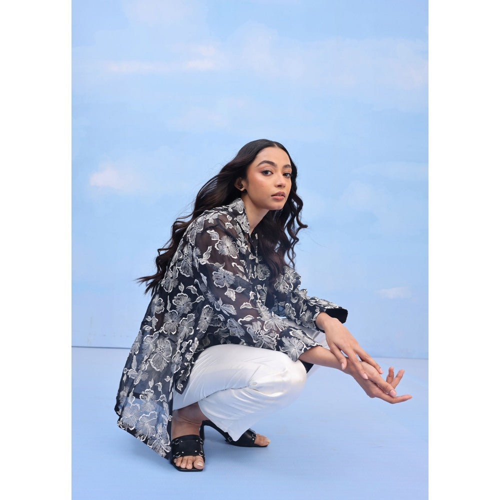 Couche Hibiscus Motif Shirt