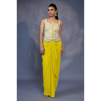 Daatri by meenakshi kakkar Green Embroidered Jacket with Draped Skirt (Set of 2)