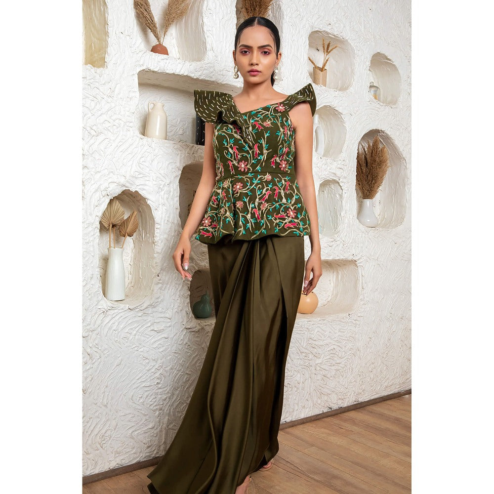 Daatri by meenakshi kakkar Green Drape Skirt with Peplum Top (Set of 2)