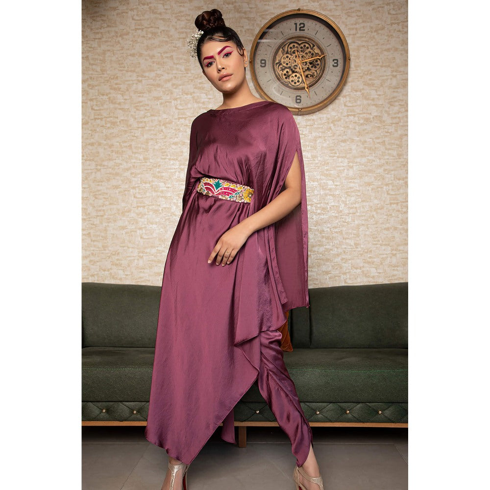 Daatri by meenakshi kakkar Mauve Dhoti with Kurta and Hand Embroidered Belt (Set of 3)