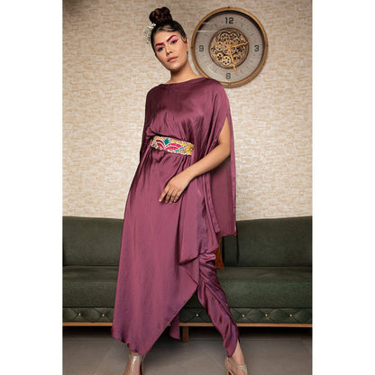 Daatri by meenakshi kakkar Mauve Dhoti with Kurta and Hand Embroidered Belt (Set of 3)