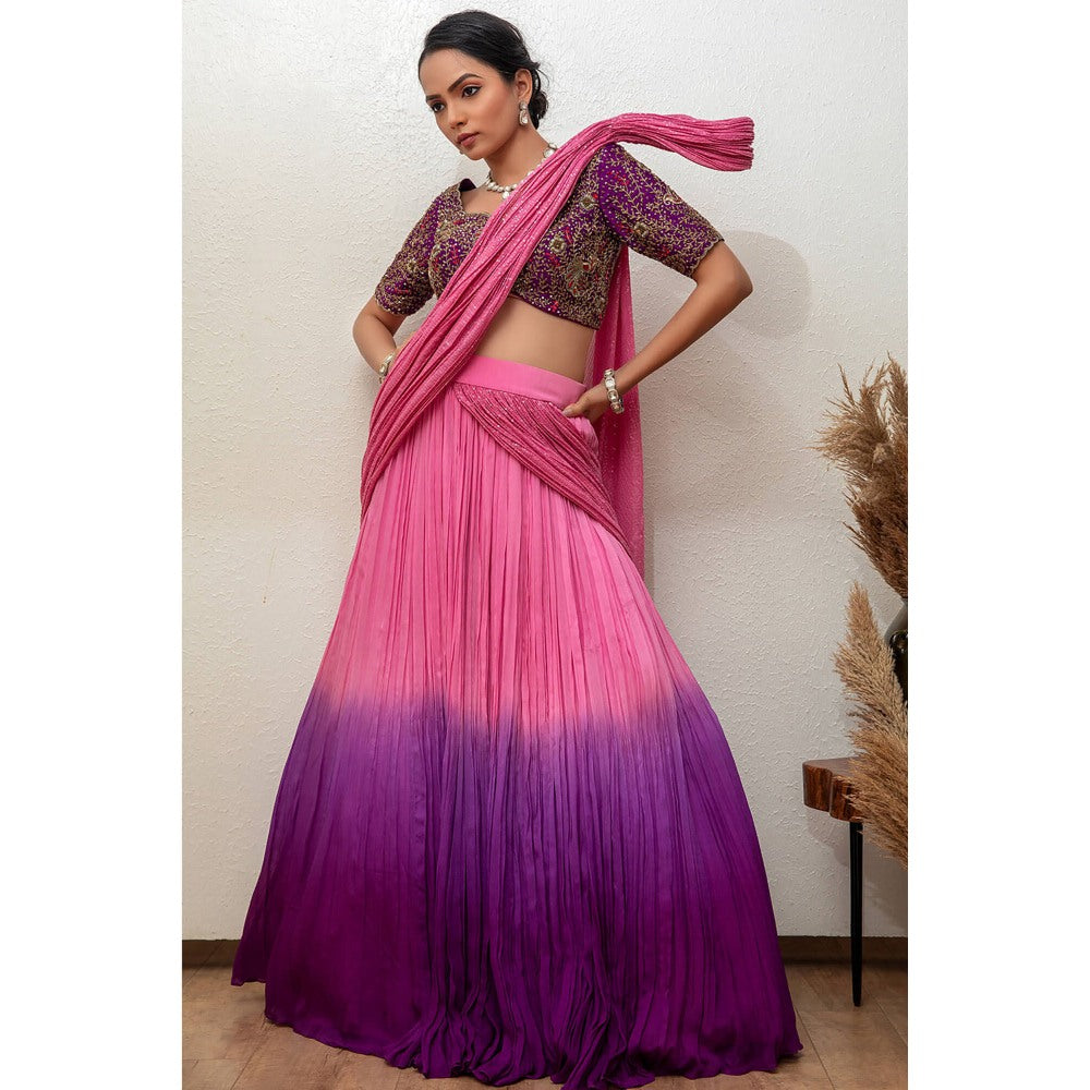 Daatri by meenakshi kakkar Purple Lehnga with Attached Dupatta and Blouse (Set of 2)