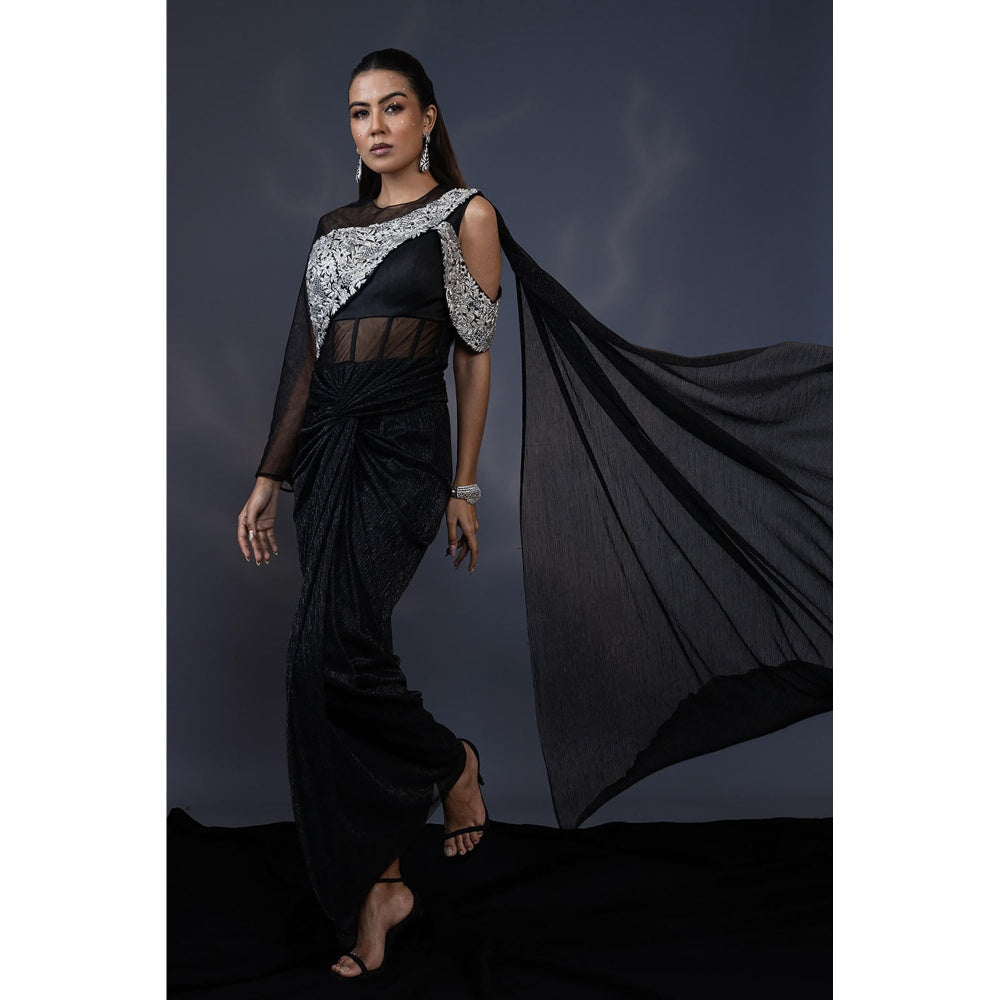 Daatri by meenakshi kakkar Drape Corset Black Gown Saree with Stitched Blouse