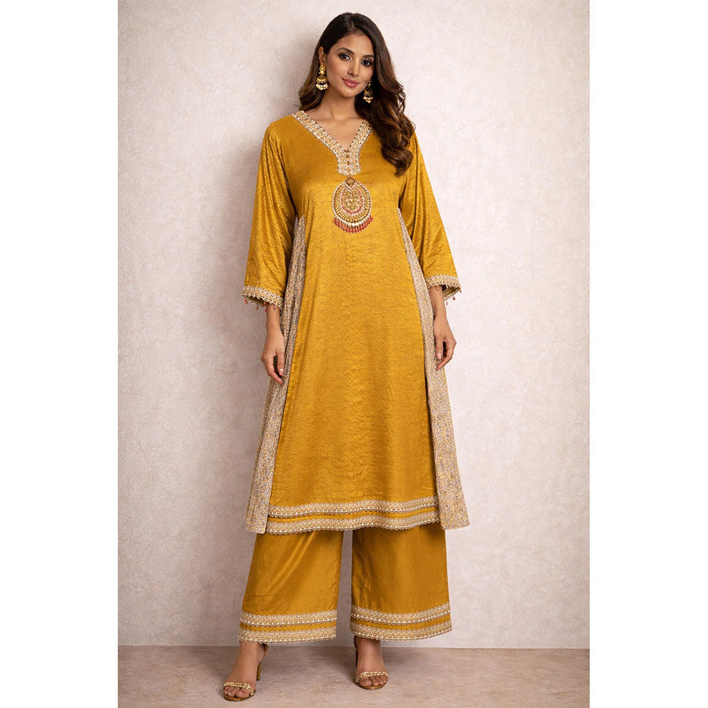 Daatri by meenakshi kakkar Yellow Embroidered Pheran Kurta with Pant