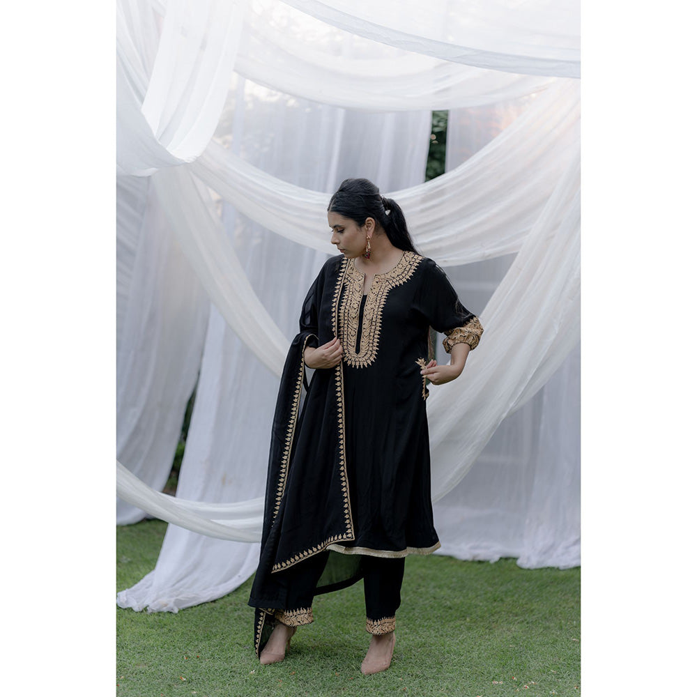 Daljit Sudan Black Crepe Round Sleeves Embroidered Suit (Set of 3)