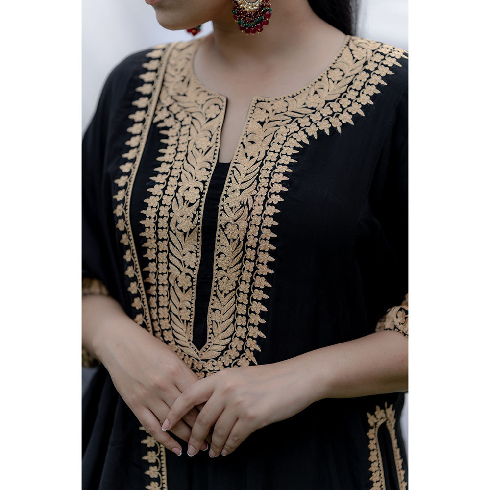 Daljit Sudan Black Crepe Round Sleeves Embroidered Suit (Set of 3)
