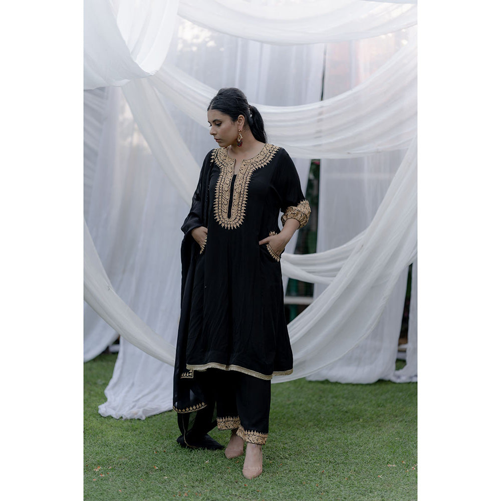 Daljit Sudan Black Crepe Round Sleeves Embroidered Suit (Set of 3)