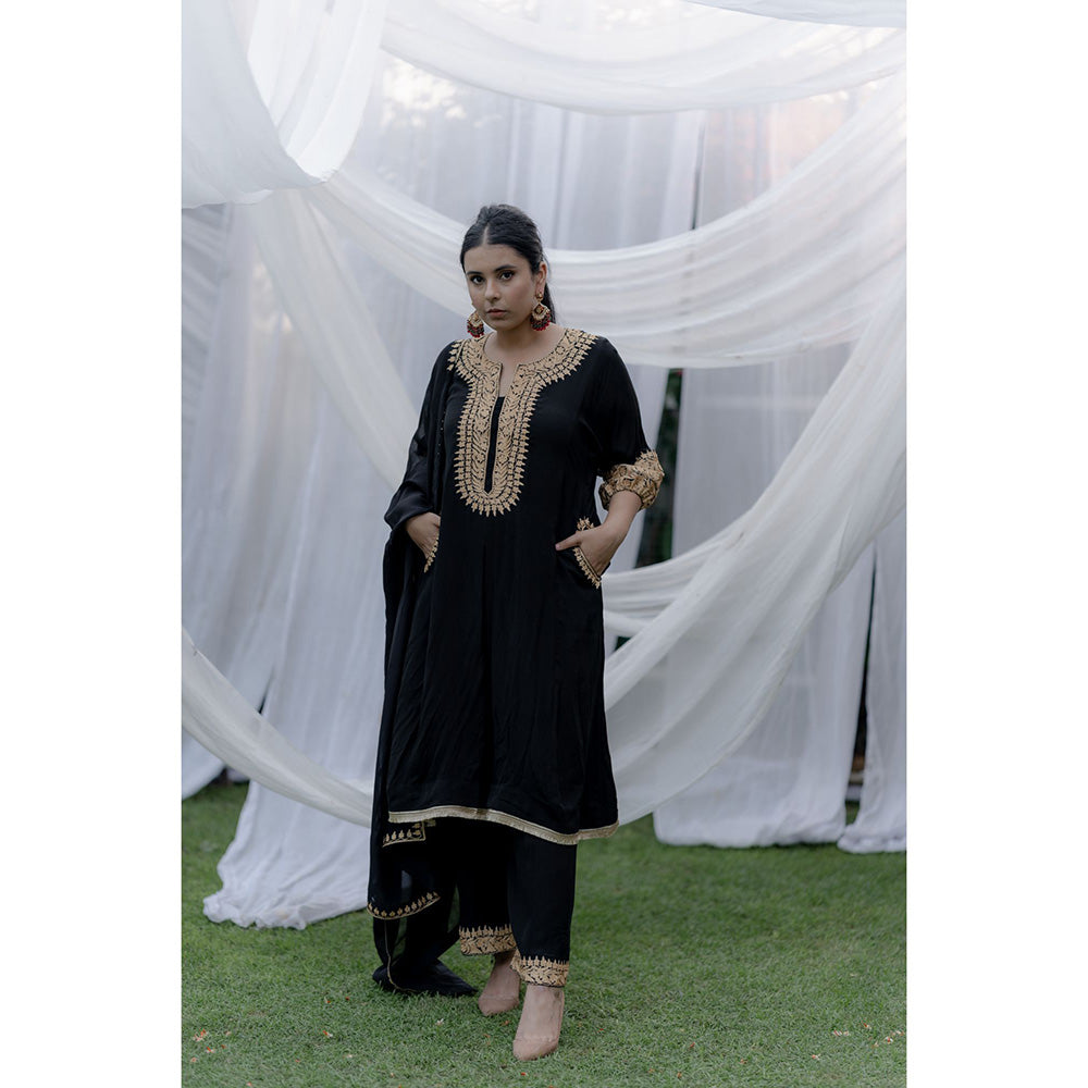 Daljit Sudan Black Crepe Round Sleeves Embroidered Suit (Set of 3)