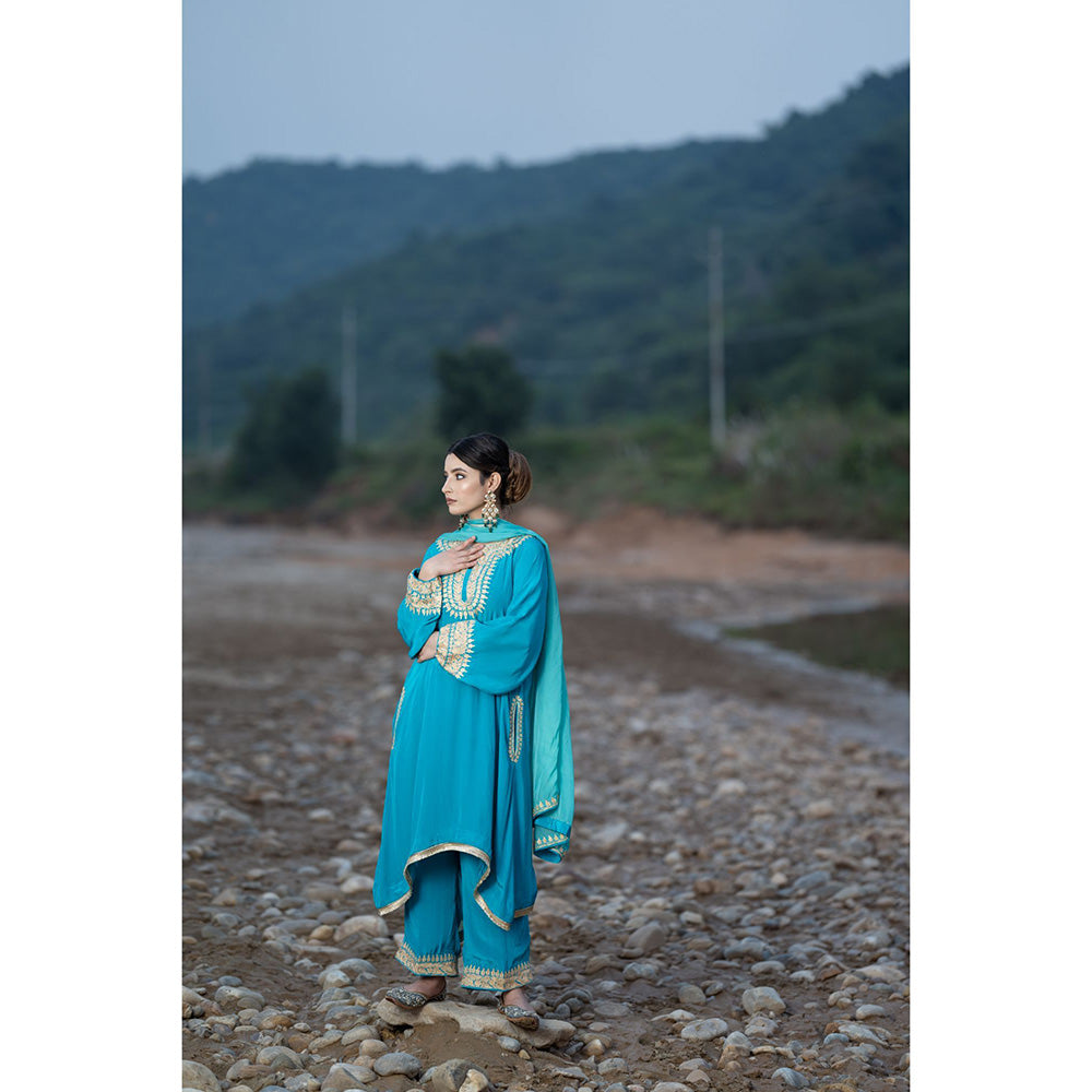 Daljit Sudan Round Sleeves Teal Aari Suit (Set of 3)