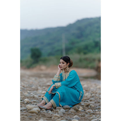 Daljit Sudan Round Sleeves Teal Aari Suit (Set of 3)