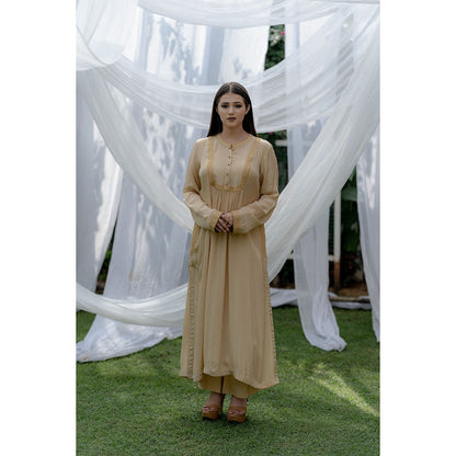 Daljit Sudan Beige York Tilla Kurta (Set of 2)