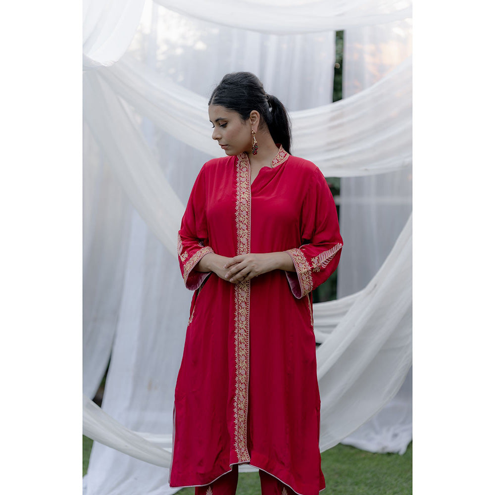 Daljit Sudan Magenta Crepe Zari Theard Kurta (Set of 2)