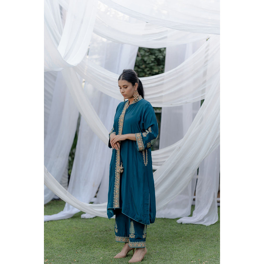 Daljit Sudan Peacock Blue Zari Theard Kurta (Set of 2)