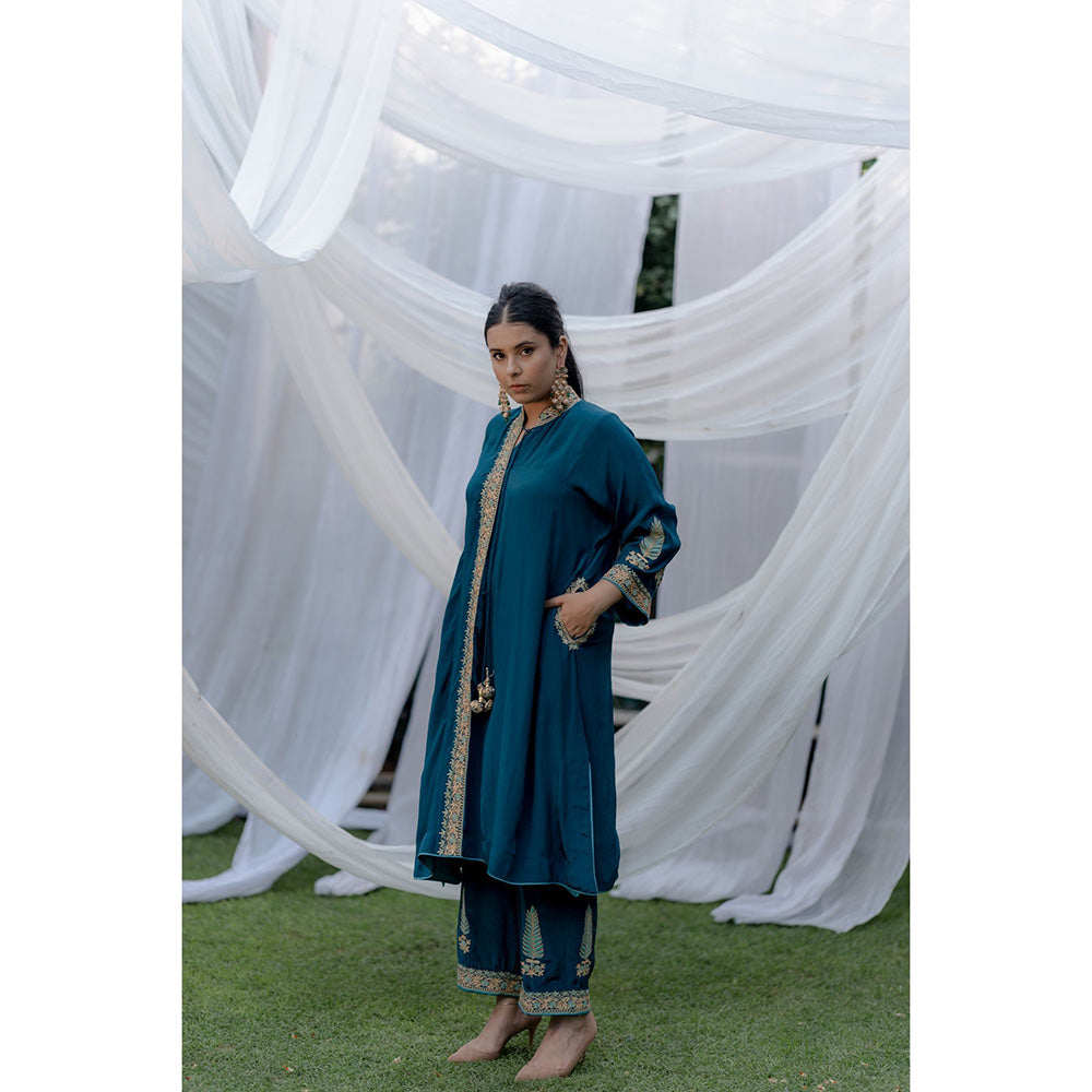 Daljit Sudan Peacock Blue Zari Theard Kurta (Set of 2)