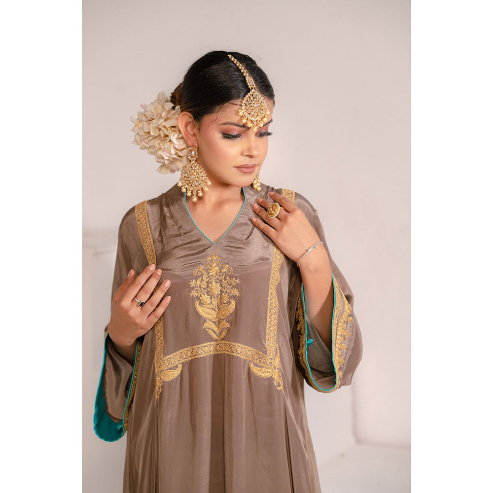 Daljit Sudan Beige Crepe Tilla Kurta (Set of 2)