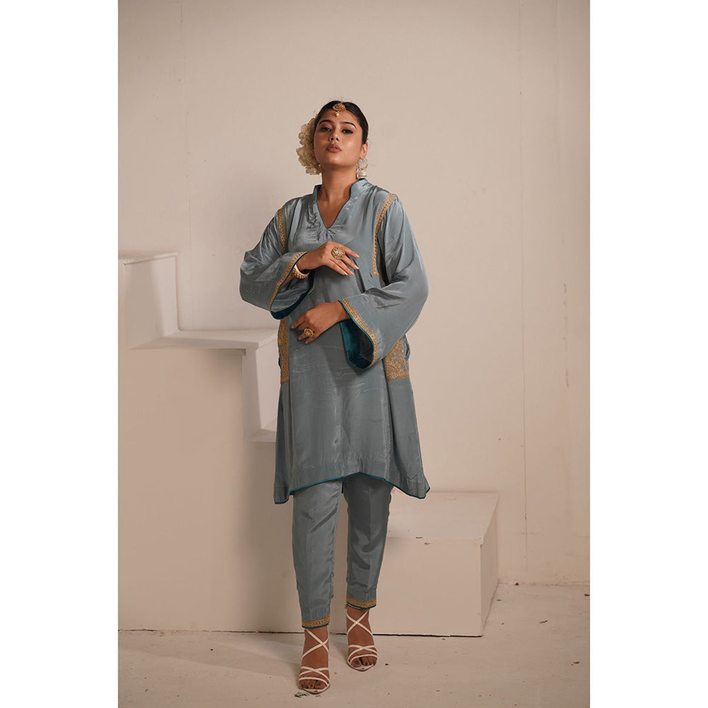 Daljit Sudan Blue Grey Crepe Tilla Kurta (Set of 2)