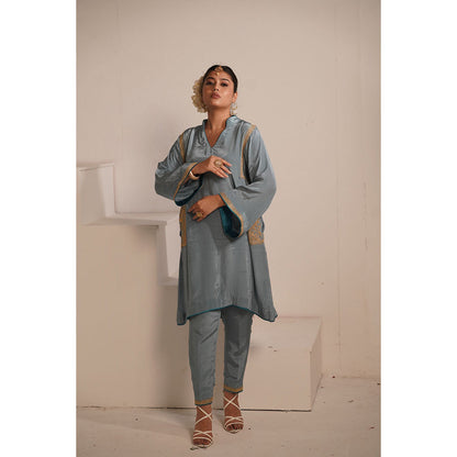 Daljit Sudan Blue Grey Crepe Tilla Kurta (Set of 2)