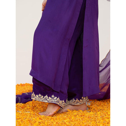 Daljit Sudan Dark Purple Crepe Tilla Kurta with Pant, Dupatta and Potli (Set of 4)