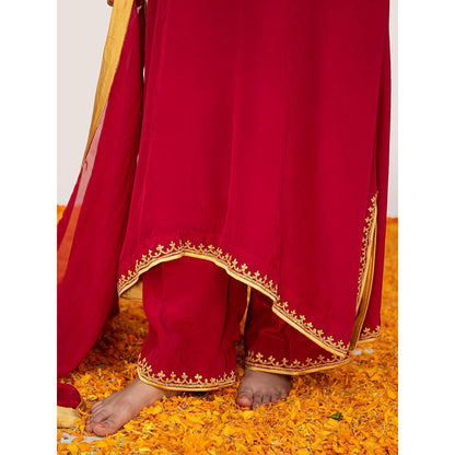 Daljit Sudan Cherry Red Crepe Tilla Minimal Kurta with Pant, Dupatta and Potli (Set of 4)