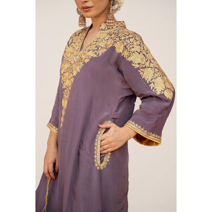 Daljit Sudan Powder Purple Crepe Aari Shoulder Kurta with Pant and Potli (Set of 3)