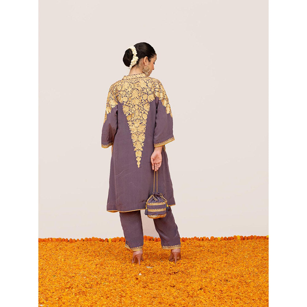 Daljit Sudan Powder Purple Crepe Aari Shoulder Kurta with Pant and Potli (Set of 3)