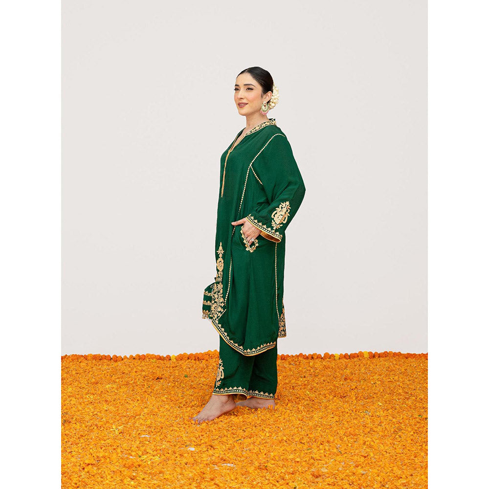 Daljit Sudan Emerald Green Crepe Aari Kurta with Pant and Potli (Set of 3)