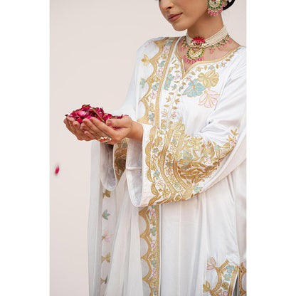 Daljit Sudan White Pure Satin Aari Kurta with Pant, Dupatta and Potli (Set of 4)