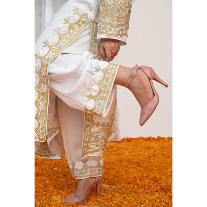 Daljit Sudan White Pure Satin Aari Kurta with Pant, Dupatta and Potli (Set of 4)