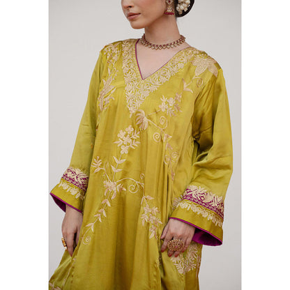 Daljit Sudan Mehendi Green Pure Satin Aari Kurta with Pant, Dupatta and Potli (Set of 4)