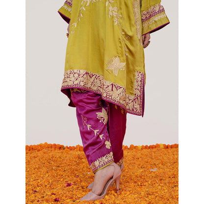 Daljit Sudan Mehendi Green Pure Satin Aari Kurta with Pant, Dupatta and Potli (Set of 4)