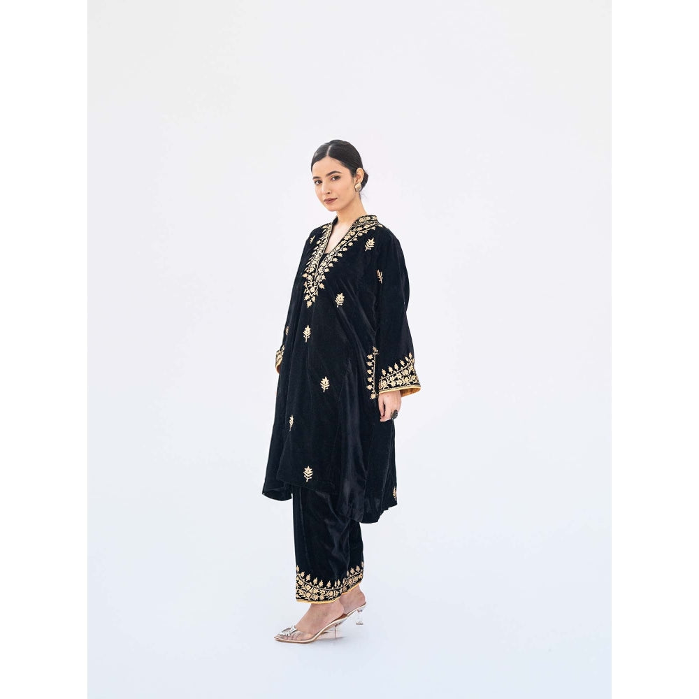 Daljit Sudan Black Velvet Phiran Kurta with Salwar (Set of 2)