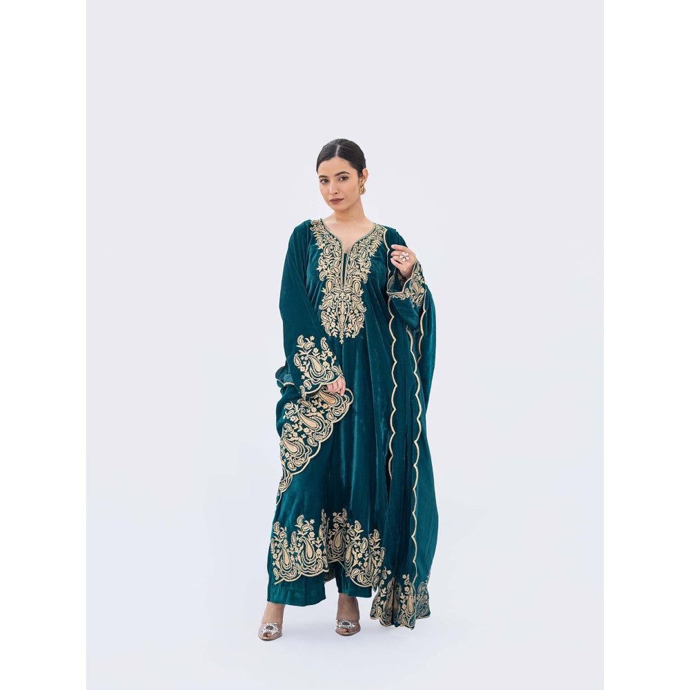 Daljit Sudan Teal Velvet Aari Kurta with Pant and Dupatta (Set of 3)