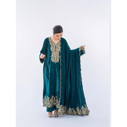 Daljit Sudan Teal Velvet Aari Kurta with Pant and Dupatta (Set of 3)