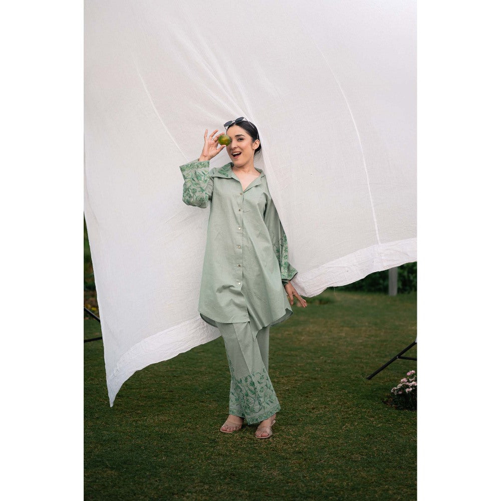 Daljit Sudan Green Linen Cotton Co-Ord (Set of 2)