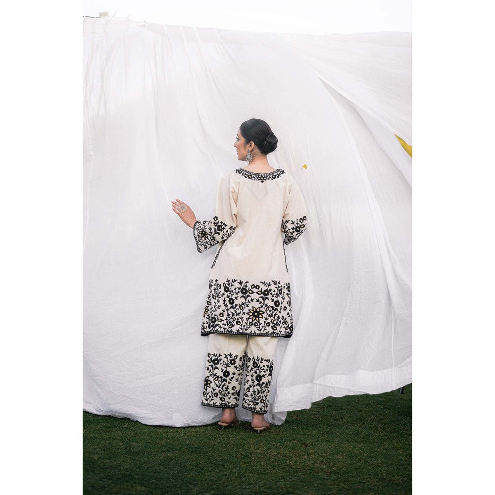 Daljit Sudan Beige Cotton Phiran Co-Ord (Set of 2)