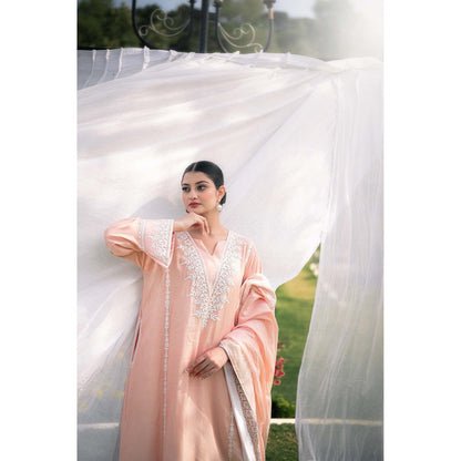 Daljit Sudan Light Peach Muslin Kurta with Pant and Dupatta (Set of 3)