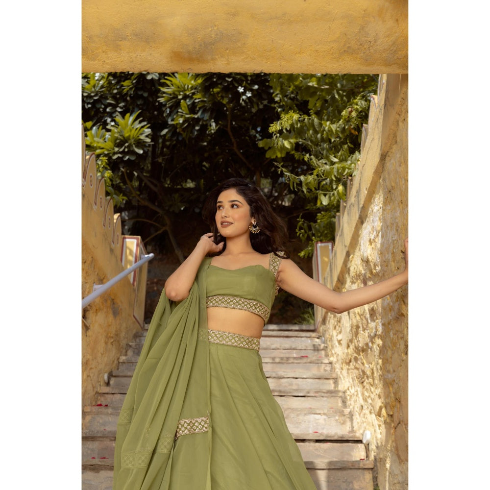 DEASHA INDIA Mayree Pastel Green Detailed Lehenga with Blouse and Dupatta (Set of 3)