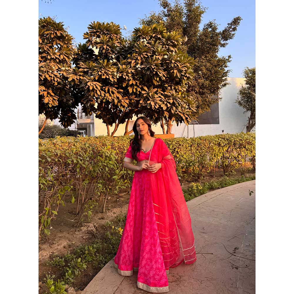 DEASHA INDIA Nea Pink Printed Lace Work Blouse with Lehenga and Dupatta (Set of 3)