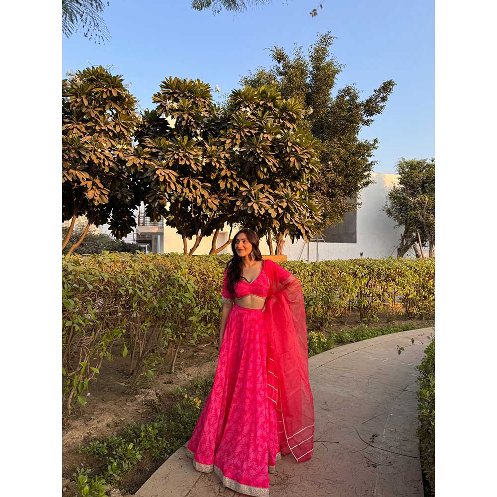 DEASHA INDIA Nea Pink Printed Lace Work Blouse with Lehenga and Dupatta (Set of 3)